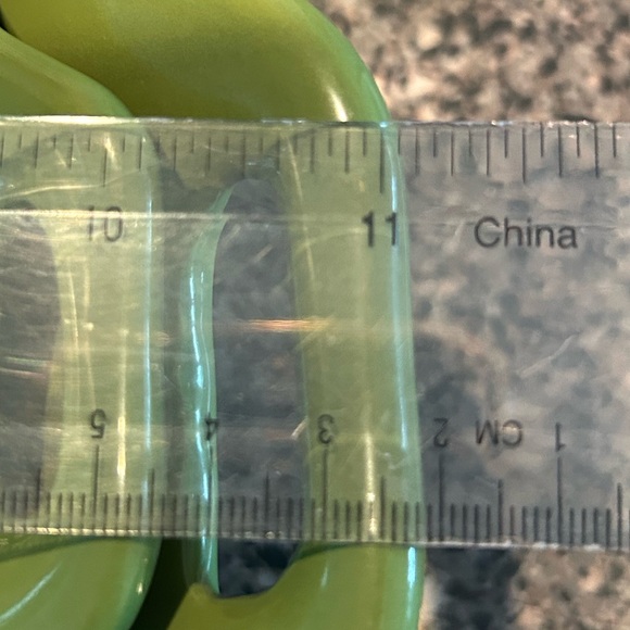 Two Unique Glass Square Nesting Bowl set in rich Green color 9.25” and 11” - Picture 3 of 10